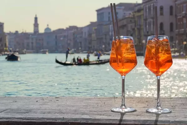 The Art of Italian Aperitivo: A Guide to Classic Cocktails