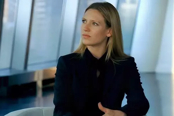 Exploring the Enigmatic World of 'Fringe': A Dive into J.J. Abrams' Cult Sci-Fi Series